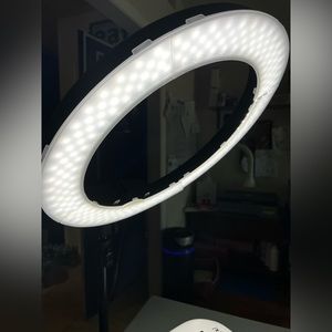 EUC Neewer 18” Ring Light